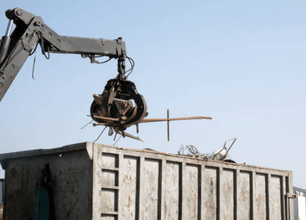 Tuzla hurdacı ekibi ve tesisi