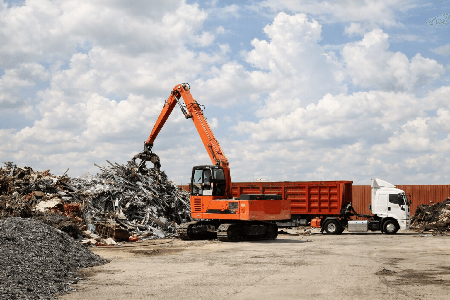 Kadıköy hurdacı - Profesyonel hurda toplama ve vinçli yükleme hizmeti